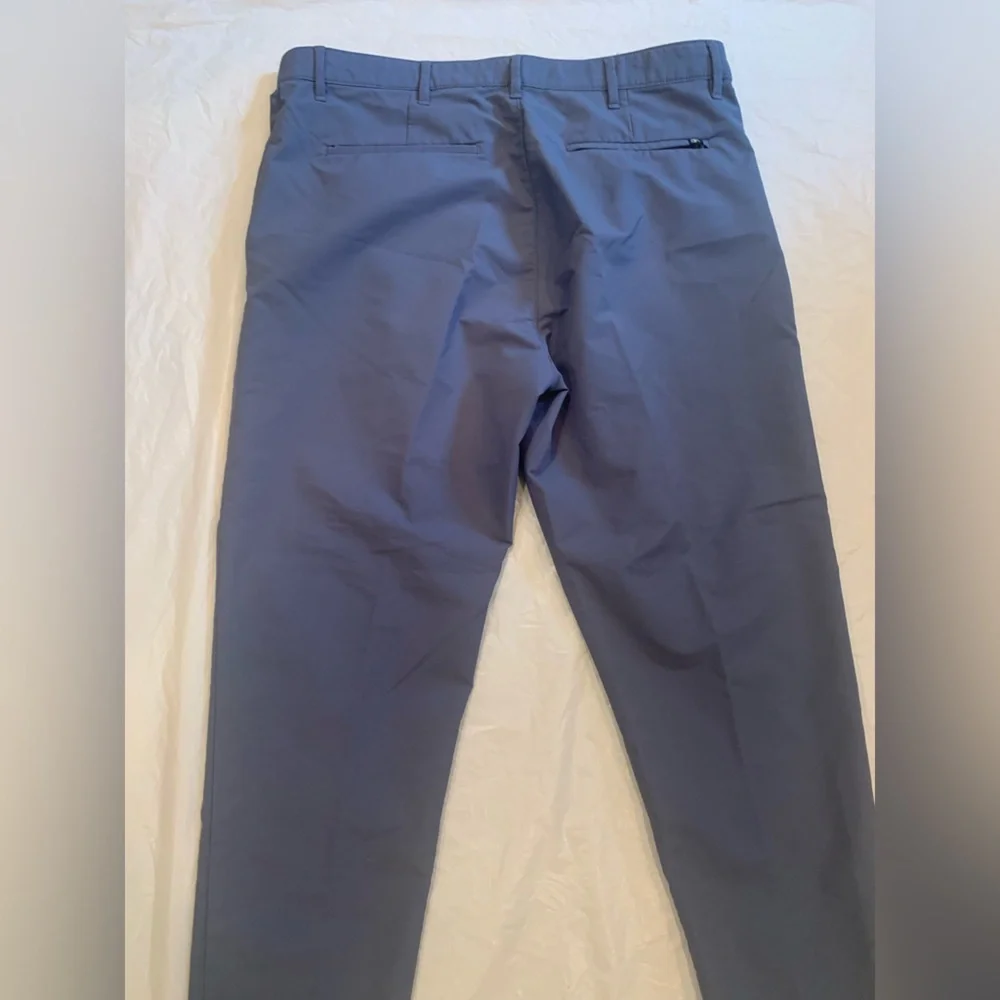 Banana Republic Grey Nylon Men’s Pants Size 36x30